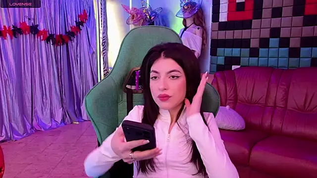 Snapshot of SinWolf_ chatting on 17, 10, 2025 SinWolf online show from 17, 10, 2025