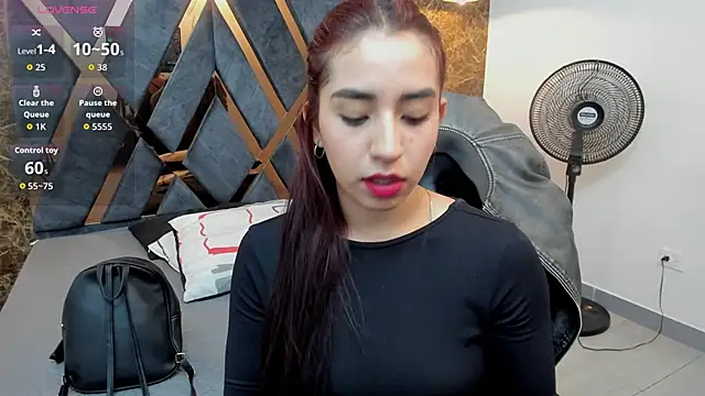 Vittoria Conti  online show from 17, 4, 2026