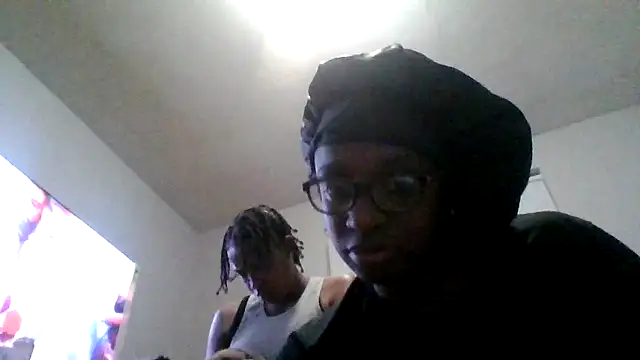 Snapshot of dezzidavill chatting on 7, 2, 2026 dezzidavill online show from 7, 2, 2026