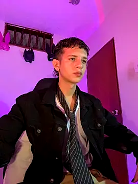 tylernova online show from 31, 10, 2025