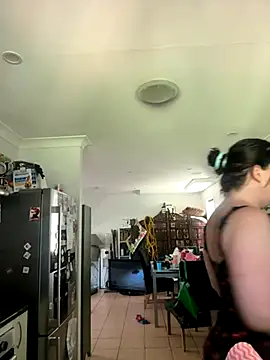 Snapshot of oceanGal25 chatting on 3, 12, 2025 oceanGal25 online show from 3, 12, 2025