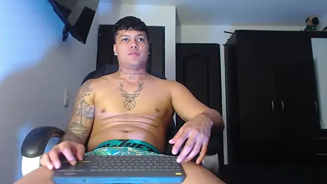 Snapshot of Boyhot_00 chatting on 14, 10, 2025 Boyhot 00 online show from 14, 10, 2025