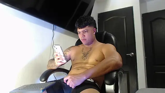 Snapshot of Boyhot_00 chatting on 29, 10, 2025 Boyhot 00 online show from 29, 10, 2025