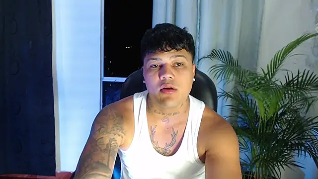 Snapshot of Boyhot_00 chatting on 8, 1, 2026 Boyhot 00 online show from 8, 1, 2026