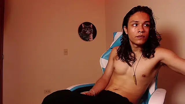 Snapshot of tom_1945 chatting on 23, 10, 2025 tom 1945 online show from 23, 10, 2025