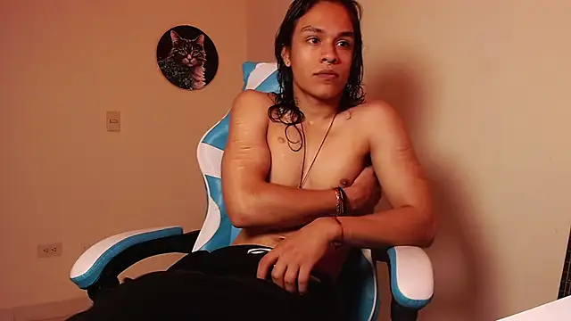 Snapshot of tom_1945 chatting on 24, 10, 2025 tom 1945 online show from 24, 10, 2025