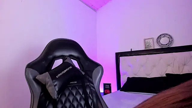 Sara Roades online show from 2, 12, 2025