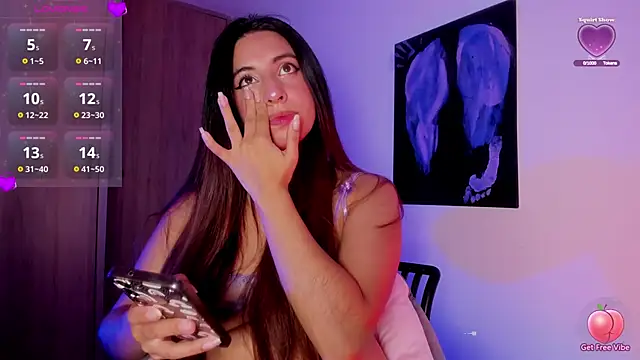 Snapshot of Meganthomson chatting on 5, 11, 2025 Meganthomson online show from 5, 11, 2025