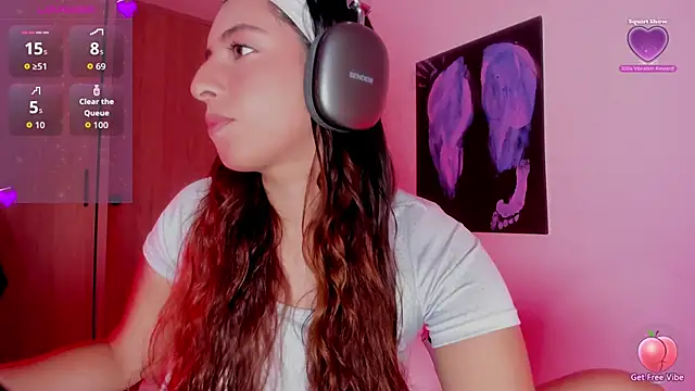 Snapshot of Meganthomson chatting on 16, 11, 2025 Meganthomson online show from 16, 11, 2025