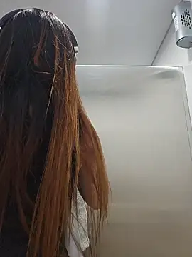 Snapshot of Meganthomson chatting on 21, 11, 2025 Meganthomson online show from 21, 11, 2025