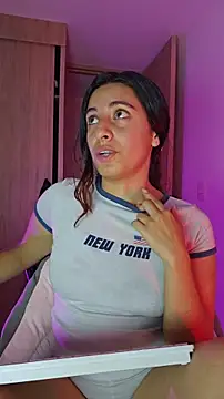 Snapshot of Meganthomson chatting on 18, 12, 2025 Meganthomson online show from 18, 12, 2025