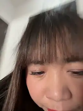 Snapshot of weiww1995 chatting on 17, 12, 2025 weiww1995 online show from 17, 12, 2025