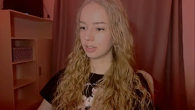 LunaCrave online show from 25, 11, 2025