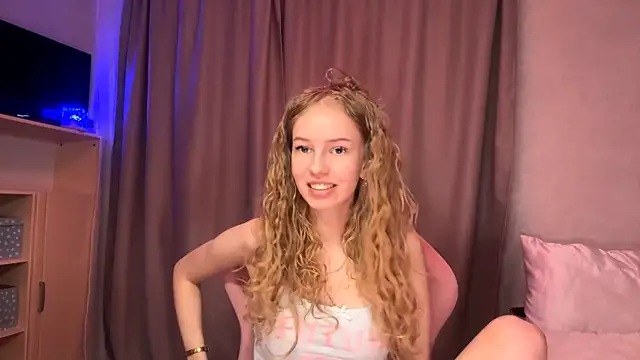 LunaCrave online show from 16, 4, 2026