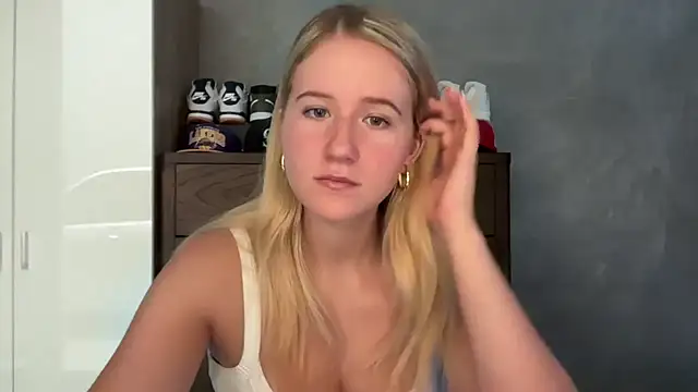 itssosierra online show from 23, 4, 2026