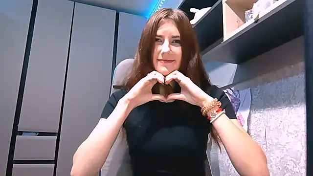 Snapshot of AliceNova chatting on 14, 10, 2025 AliceNova online show from 14, 10, 2025