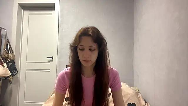 WildPeachh online show from 23, 10, 2025