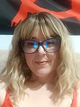 Amelialove42 online show from 5, 4, 2026