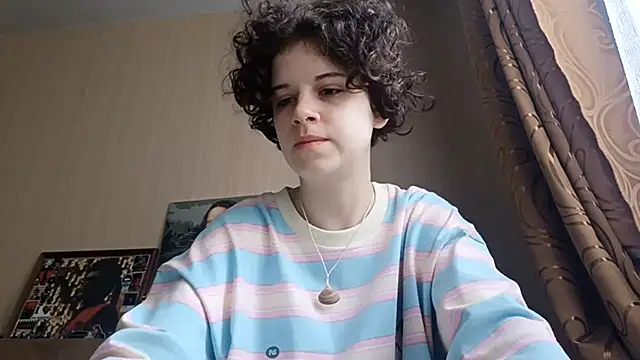 Snapshot of JesseniaHanney chatting on 17, 10, 2025 JesseniaHanney online show from 17, 10, 2025