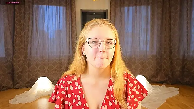 AlinaAldrete online show from 30, 10, 2025