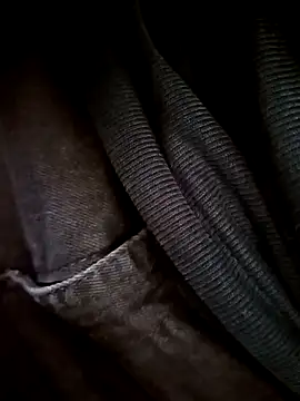 Snapshot of izmirli_azgin chatting on 13, 10, 2025 izmirli azgin online show from 13, 10, 2025