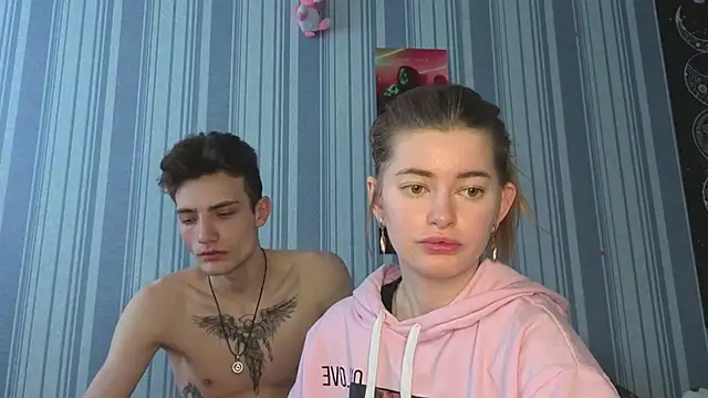 EmiliaCouple online show from 10, 4, 2026