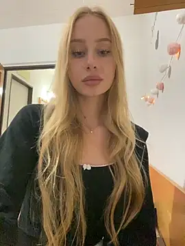 Snapshot of RemyStyles chatting on 23, 10, 2025 RemyStyles online show from 23, 10, 2025