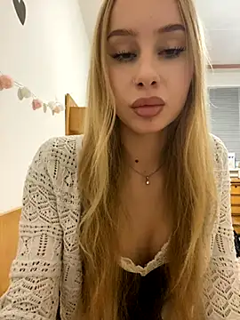 Snapshot of RemyStyles chatting on 19, 11, 2025 RemyStyles online show from 19, 11, 2025