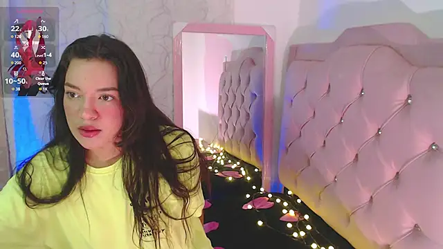 Snapshot of beauty_lana18 chatting on 5, 11, 2025 beauty lana18 online show from 5, 11, 2025