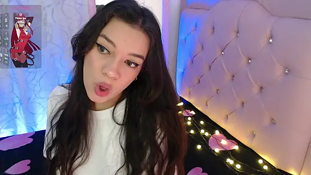 Snapshot of beauty_lana18 chatting on 15, 11, 2025 beauty lana18 online show from 15, 11, 2025