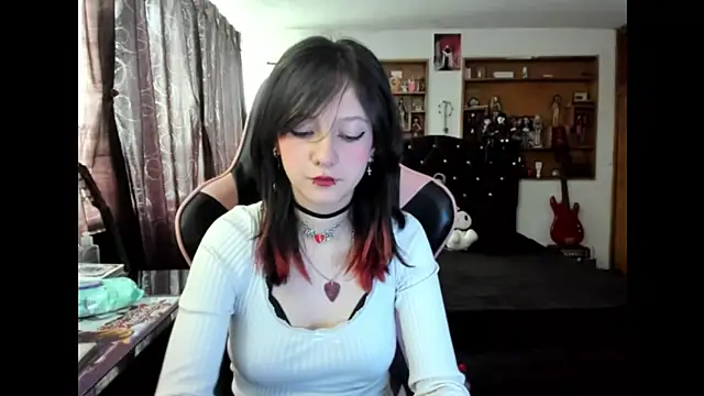 Snapshot of Maki_Zein_ chatting on 19, 11, 2025 Maki Zein online show from 19, 11, 2025