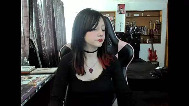 Snapshot of Maki_Zein_ chatting on 25, 11, 2025 Maki Zein online show from 25, 11, 2025