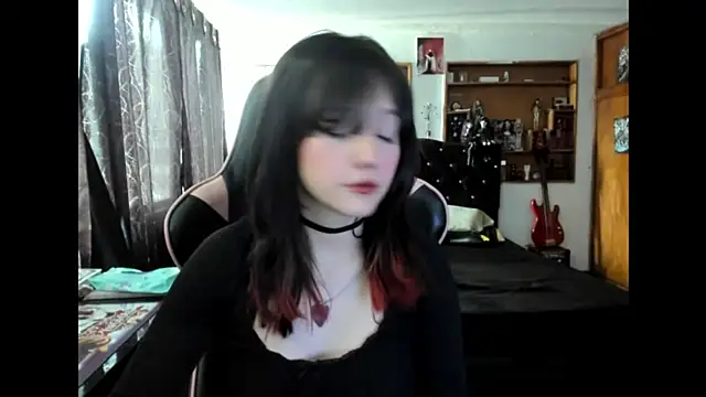 Snapshot of Maki_Zein_ chatting on 28, 11, 2025 Maki Zein online show from 28, 11, 2025