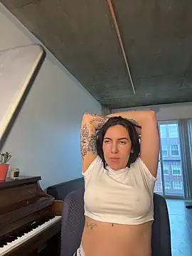 Lolathebaddie online show from 3, 3, 2026