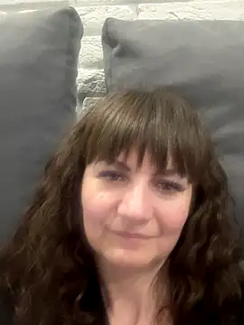 Snapshot of Butterfly8385 chatting on 28, 10, 2025 Butterfly8385 online show from 28, 10, 2025