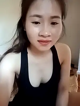 Snapshot of tuongvycute chatting on 13, 10, 2025 tuongvycute online show from 13, 10, 2025