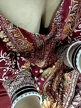 HOT-CPL-11 online show from 24, 11, 2025