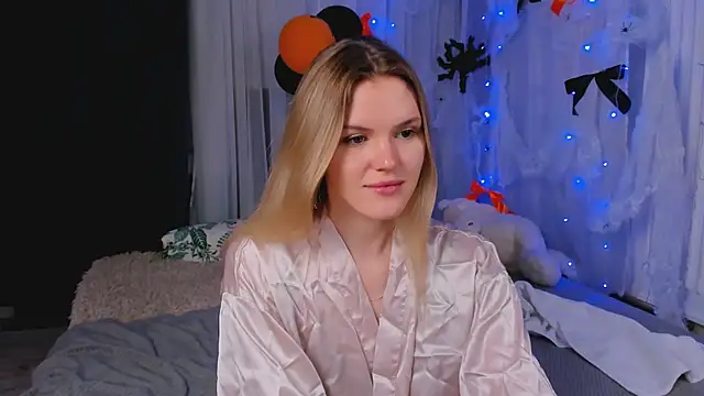 Snapshot of -KittyMoore chatting on 2, 11, 2025 -KittyMoore online show from 2, 11, 2025