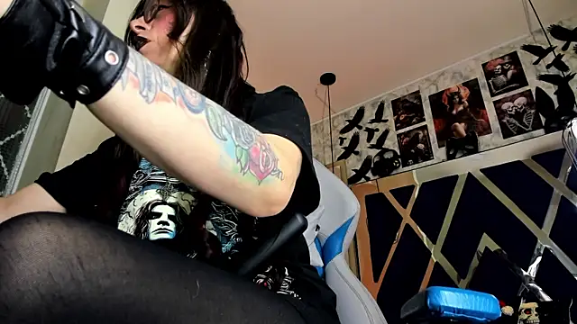 Snapshot of Evangelinejoness_ chatting on 1, 2, 2026 Evangelinejoness online show from 1, 2, 2026