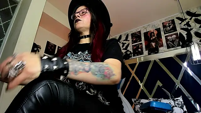 Snapshot of Evangelinejoness_ chatting on 10, 2, 2026 Evangelinejoness online show from 10, 2, 2026