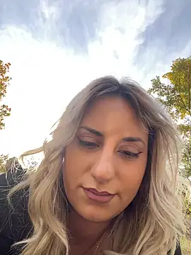 Snapshot of SinfulLovers33 chatting on 29, 10, 2025 SinfulLovers33 online show from 29, 10, 2025