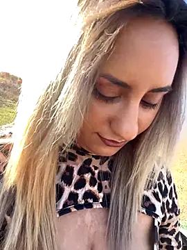 Snapshot of SinfulLovers33 chatting on 1, 11, 2025 SinfulLovers33 online show from 1, 11, 2025