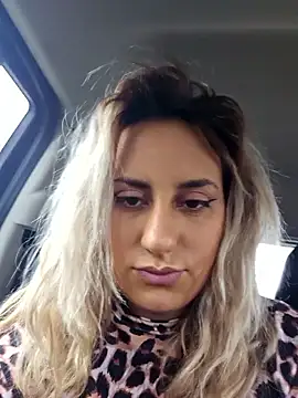 Snapshot of SinfulLovers33 chatting on 29, 11, 2025 SinfulLovers33 online show from 29, 11, 2025