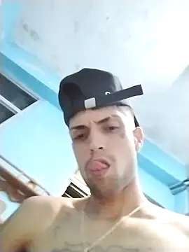 Snapshot of Laikerxxx chatting on 21, 10, 2025 Laikerxxx online show from 21, 10, 2025