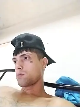 Snapshot of Laikerxxx chatting on 28, 10, 2025 Laikerxxx online show from 28, 10, 2025