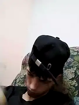 Snapshot of Laikerxxx chatting on 12, 11, 2025 Laikerxxx online show from 12, 11, 2025