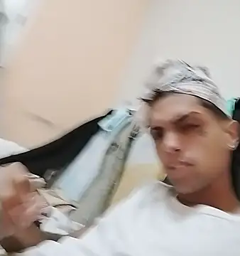 Snapshot of Laikerxxx chatting on 15, 11, 2025 Laikerxxx online show from 15, 11, 2025