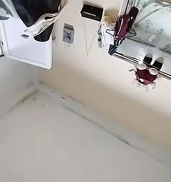 Snapshot of Laikerxxx chatting on 16, 11, 2025 Laikerxxx online show from 16, 11, 2025