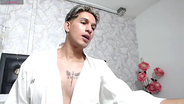 MathiasTaylorr online show from 25, 10, 2025