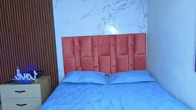 Snapshot of danna_peters chatting on 26, 11, 2025 danna peters online show from 26, 11, 2025